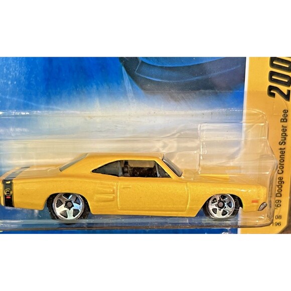 2008 Hot Wheels #5 New Models 5/40 ‘69 DODGE CORONET SUPER BEE Yellow Variation - Picture 2 of 6